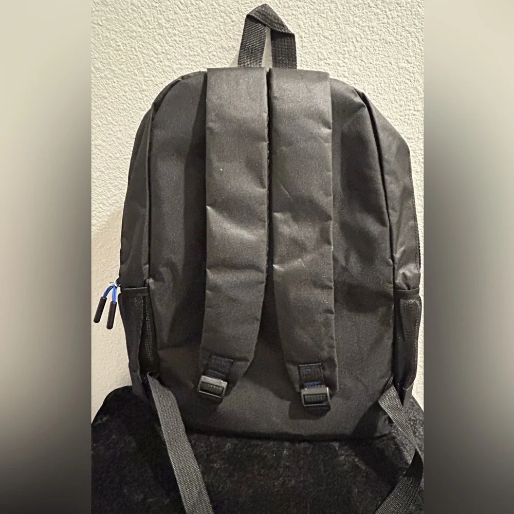 Sport 18โ Travel Laptop Backpack โ Anti-Theft, Water-Resistant Business & School - Picture 9 of 9